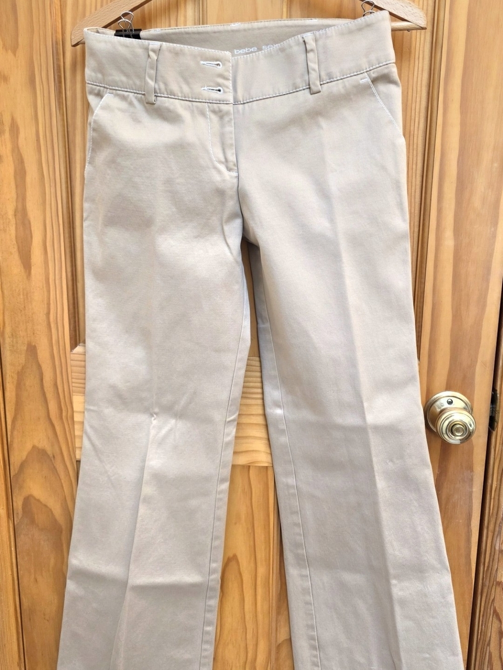 bebe Essentials Women's Khaki Carly Fit Pants